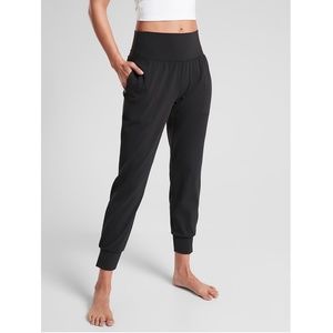 NWT Athleta Cruise Salutation Jogger In Powervita